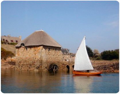 <img src="Bréhat moulin à marée - Maison d'hôtes chambres d'hote Paimpol Demeures Katell - .jpg" alt="chambre d'hote Paimpol"